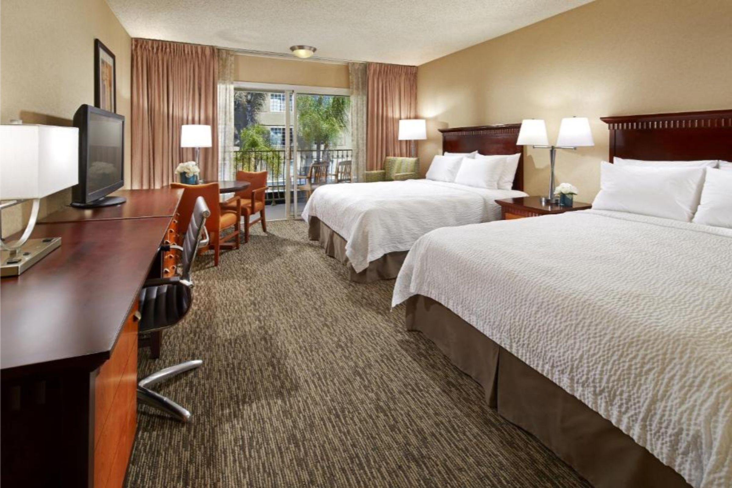 Anaheim Portofino Inn & Suites Екстер'єр фото