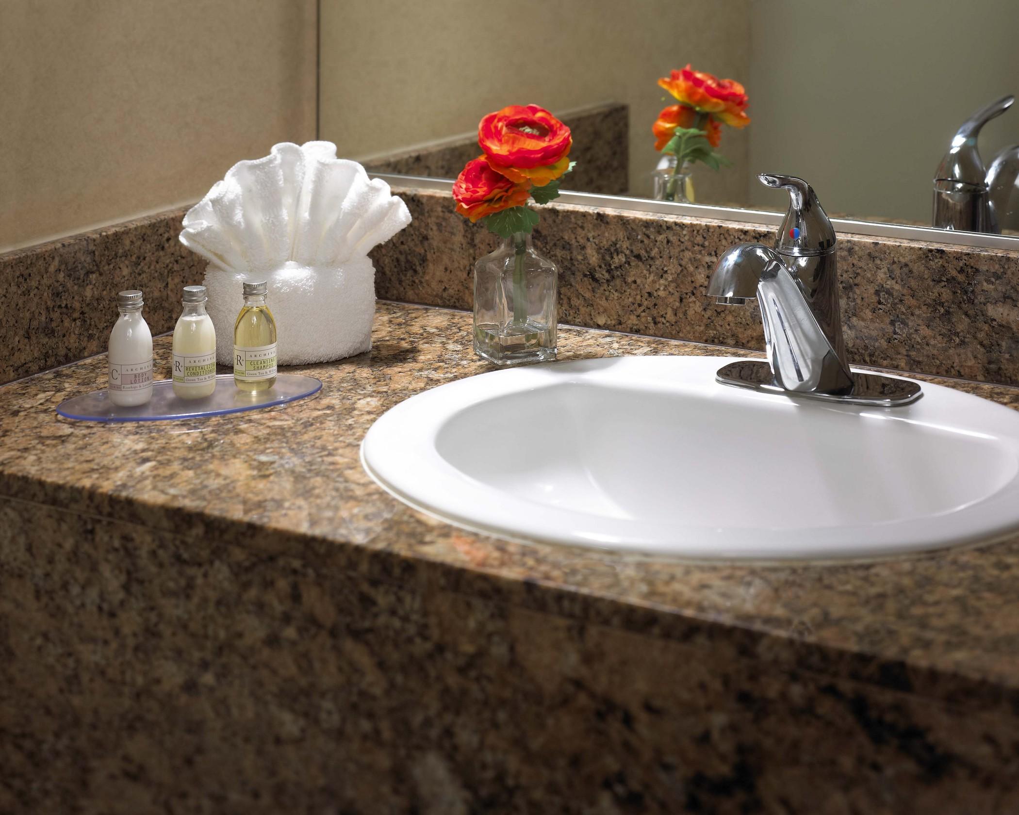Anaheim Portofino Inn & Suites Екстер'єр фото