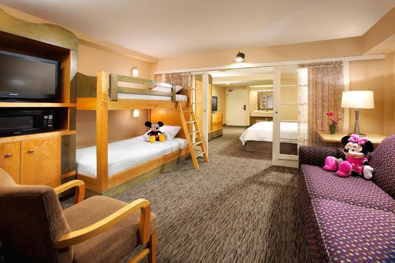 Anaheim Portofino Inn & Suites Екстер'єр фото