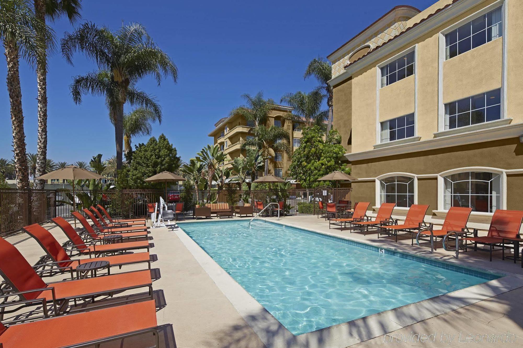 Anaheim Portofino Inn & Suites Екстер'єр фото