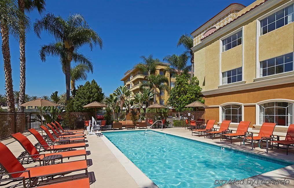 Anaheim Portofino Inn & Suites Екстер'єр фото